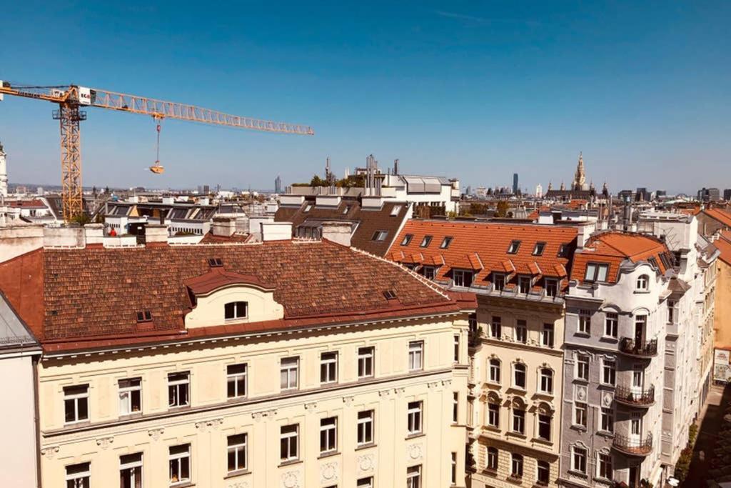 Mitten Im Achten. Zentrale In Vienne