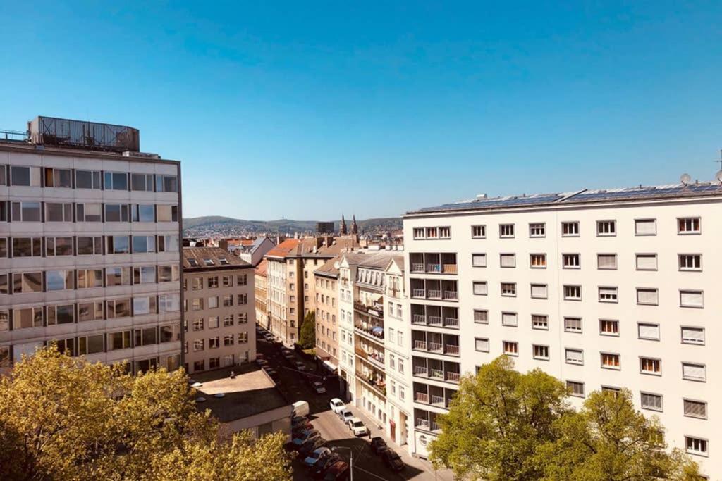 Mitten Im Achten. Zentrale In Appartement *