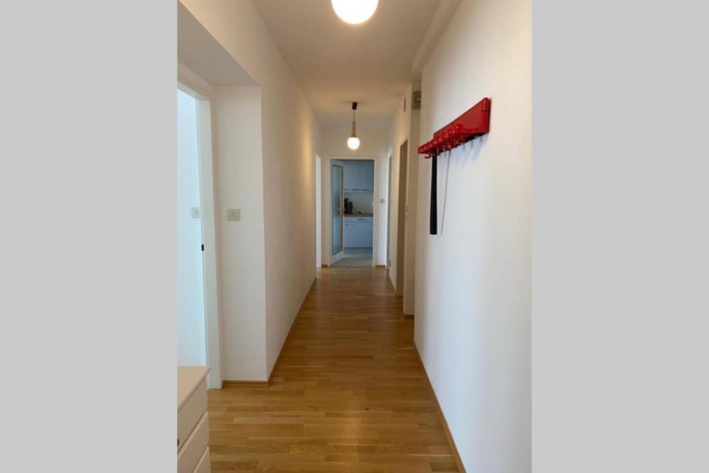 Apartment Mitten Im Achten. Zentrale In *